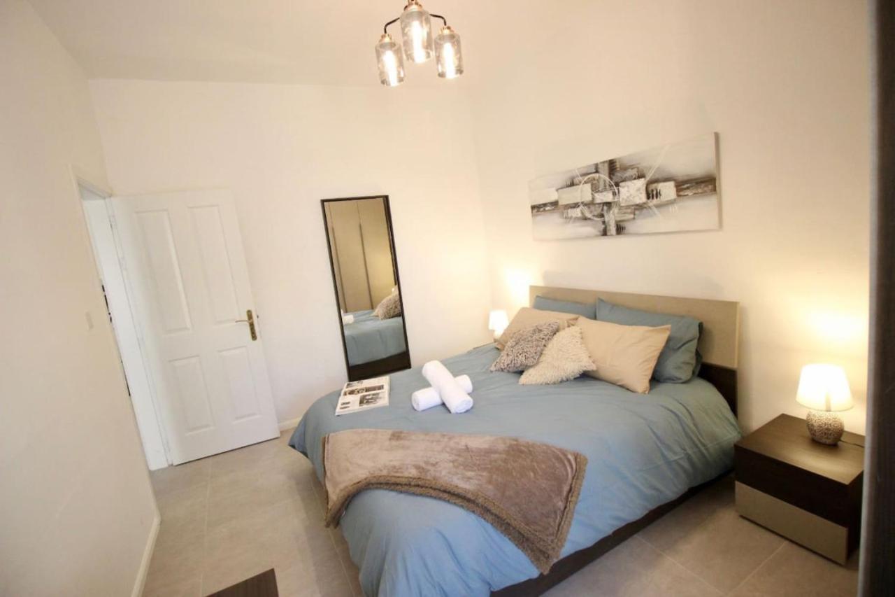 Gzira 3 Bedroom Apartment Luaran gambar