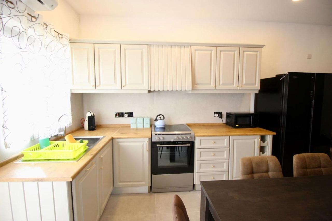 Gzira 3 Bedroom Apartment Luaran gambar